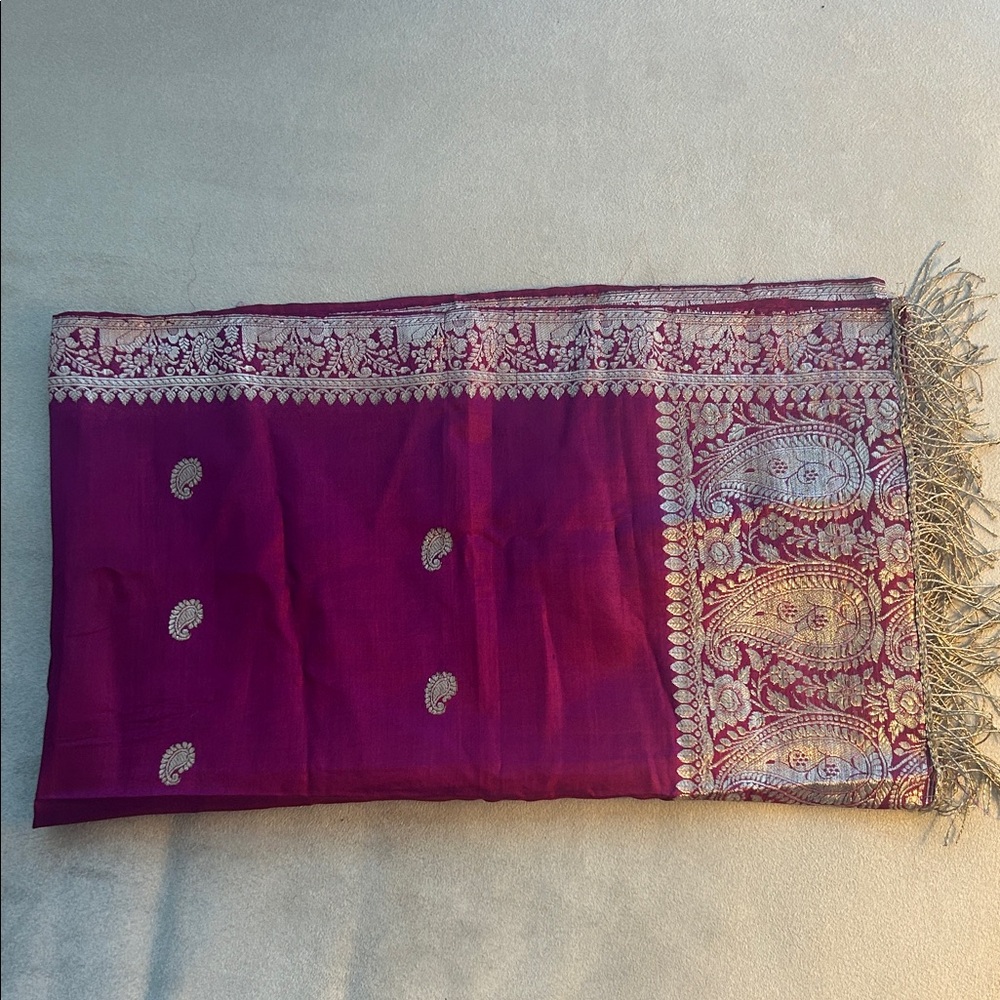 Elegant Purple/ pink and Gold Women's Scarf with paisley